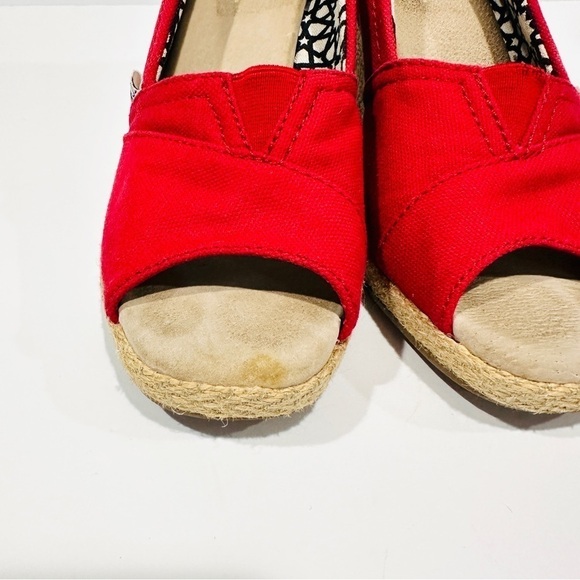 TOMS Classic Red Canvas Wedge Espadrille Peep Toe Shoes Sandals - Picture 3 of 9